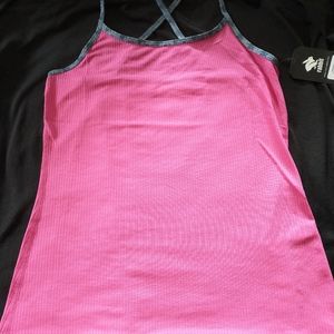 Rabbit running criss cross tank NWT